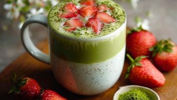 Refreshing Strawberry Matcha Latte