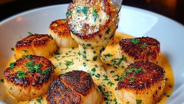 Seared Scallops with Spicy Cajun Cream Sauce