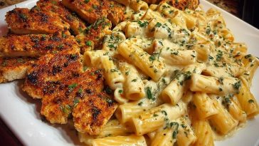 Spicy Cajun Chicken Rigatoni in Creamy Mozzarella Alfredo